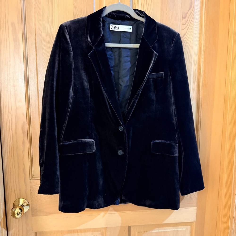 Zara Velvet Blazer Small Black Long Sleeve Notched Lapel Two Button Pockets